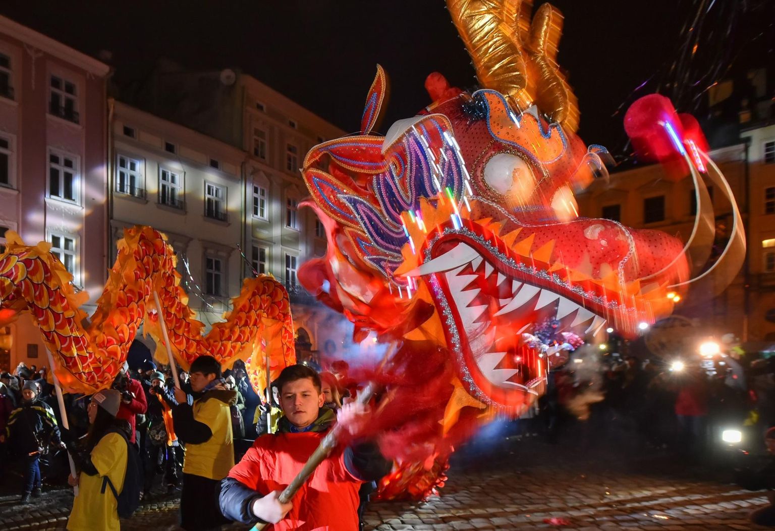 Ukrainas Lvivi linnas tähistatakse Hiina uue aasta saabumist. Hiina on viimastel aastatel hõivanud aina suuremat osa Ukraina majandusest.