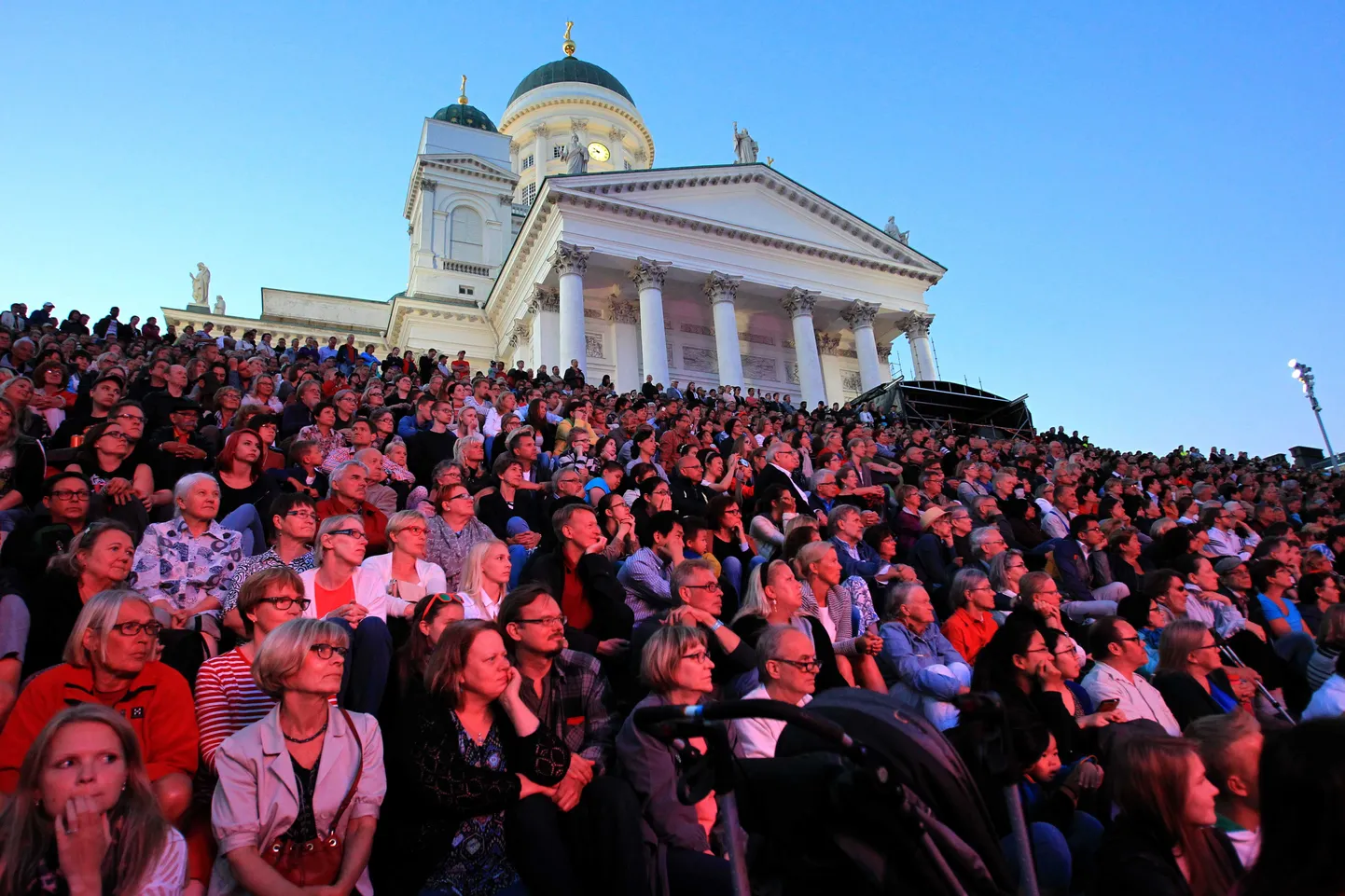 Досье. Фестиваль балета на Сенатской площади Хельсинки.
