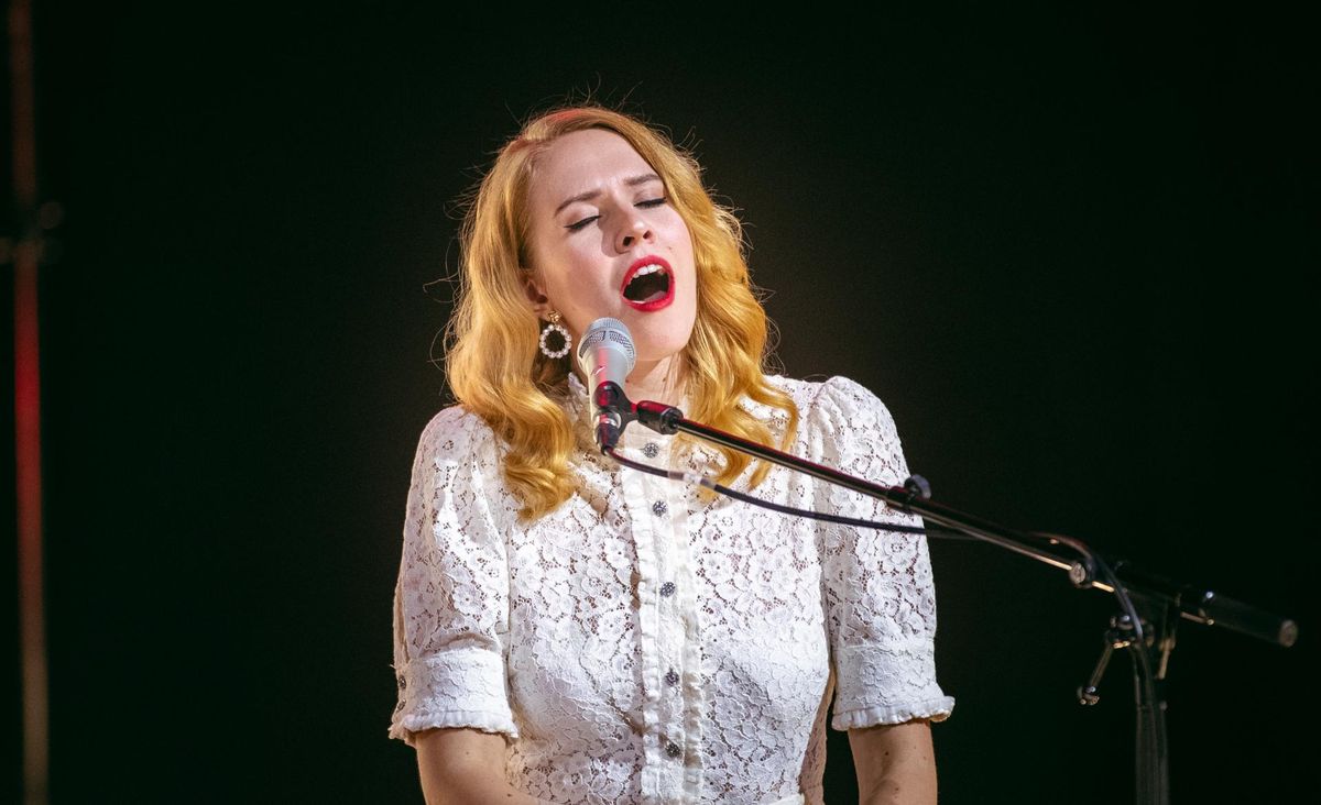 Rita Ray on rabava häälega laulja, laulukirjutaja, aranžeerija, produtsent ning mängib ise sisse mitmete instrumentide partiid. Erakordne talent – vähem tema koha kuidagi öelda ei saa!
