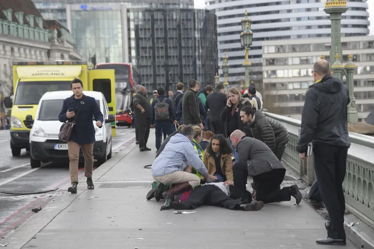 Теракт в Лондоне на Вестминстерском мосту / TOBY MELVILLE/REUTERS/Scanpix