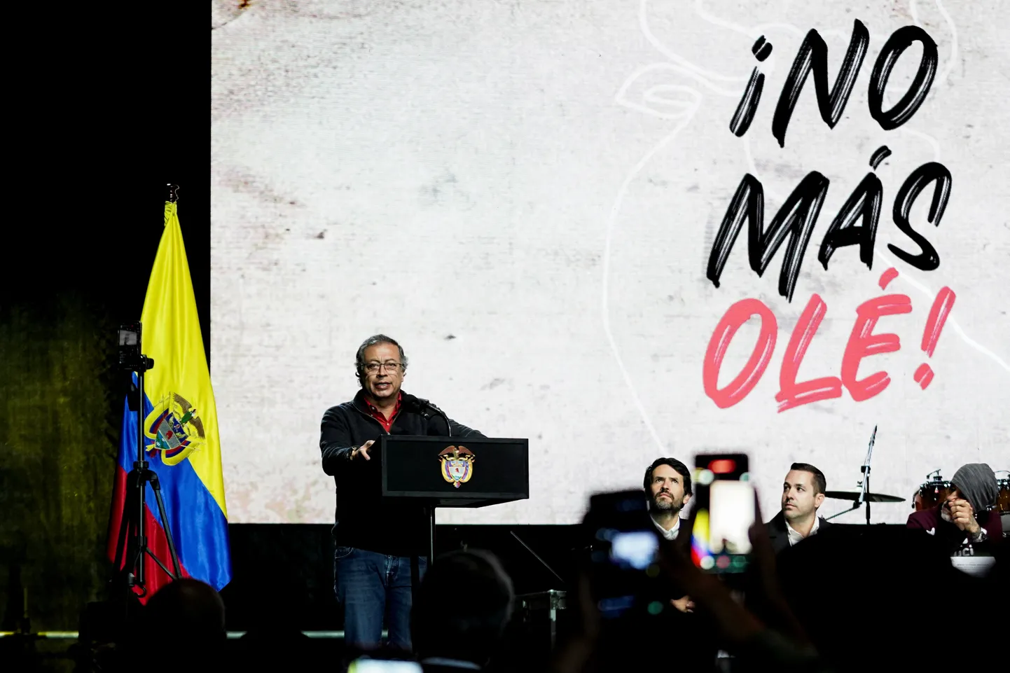 Colombia president Gustavo Petro teatamas härjavõitlust keelava seaduse kinnitamisest.