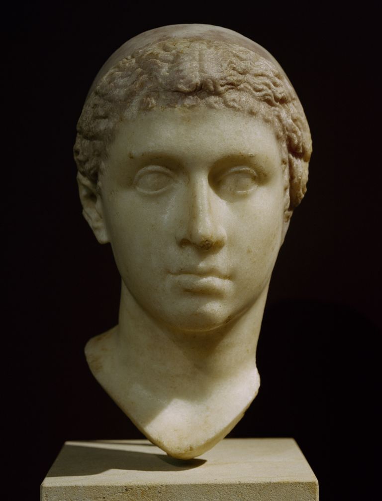 Antiikaja marmorbüst, mis kujutab Kleopatrat. Asub Saksamaa Berliini antiigimuuseumis