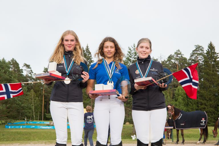 Põhjamaade meistrivõistluste noorte arvestuse medalikolmik.