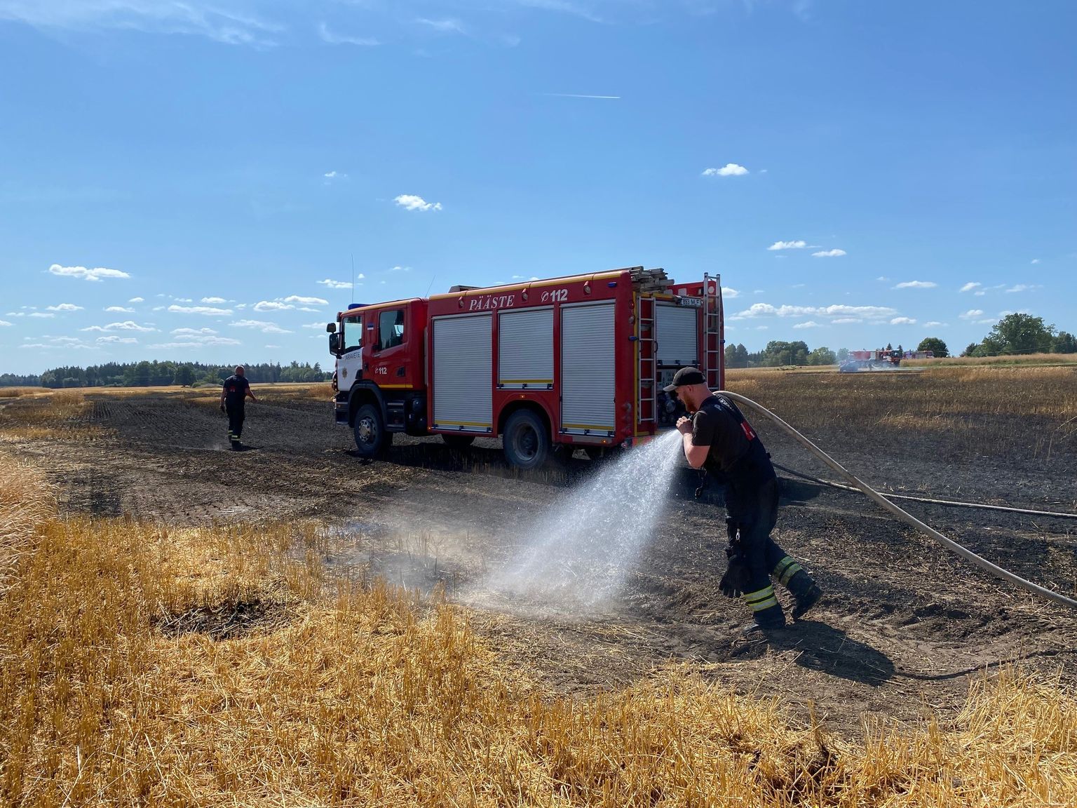 Tulekahju Väätsa kandis viljapõllul 26.07.2021