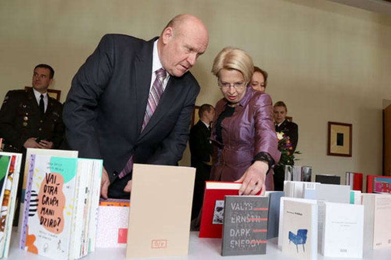 Saeimas priekšsēdētāja Ināra Mūrniece piedalās grāmatu mākslas konkursa "Zelta ābele 2014" apbalvošanas ceremonijā 