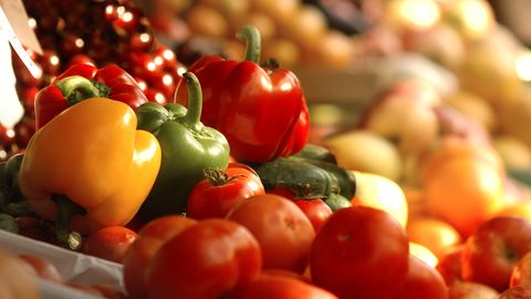 Kas notiks ar pārtikas produktu cenām rudenī un ziemā: prognoze Latvijai