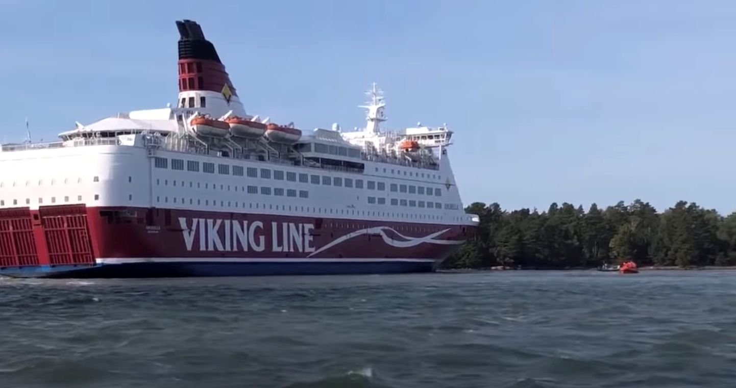 Viking Line'i Amorella sattus Ahvenamaa saarestikus õnnetusse, olles praegu põhjamudas kinni