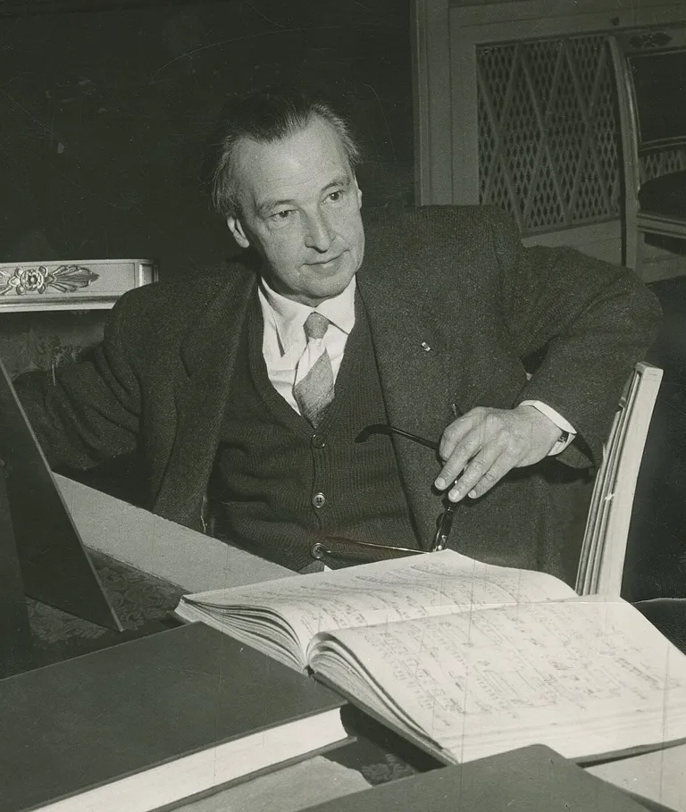 Šveiciešu komponists Arturs Onegērs 1950. gadā.