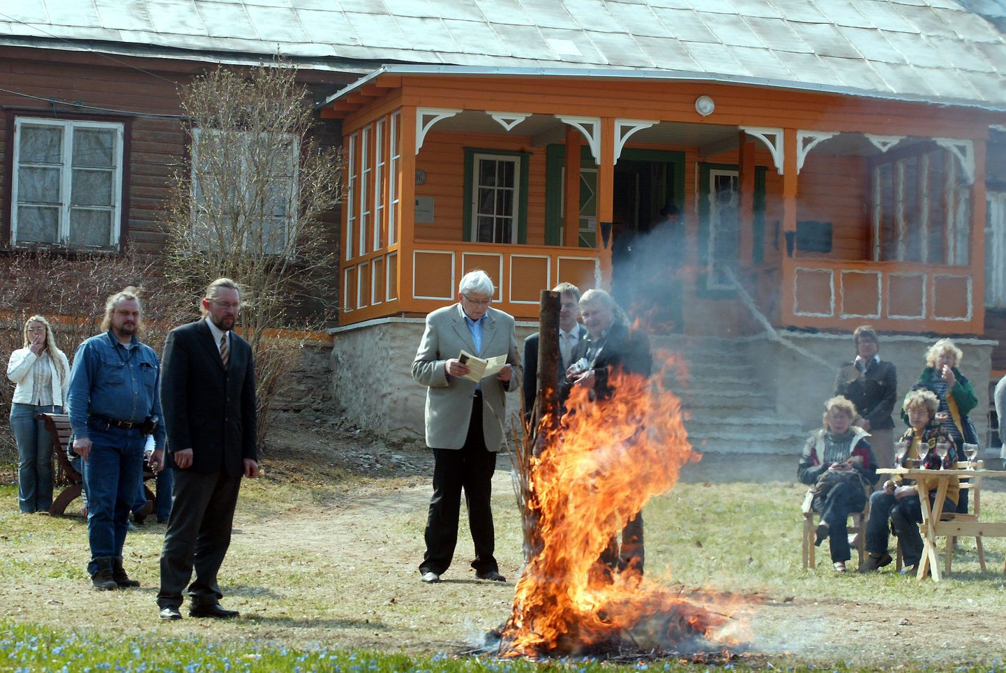Viru-Nigula pastoraadi Virumaa Muuseumidele üleandmise lepingut allkirjastamist pisut vähem kui kolme aasta eest tähistati nõiakuju põletamisega.