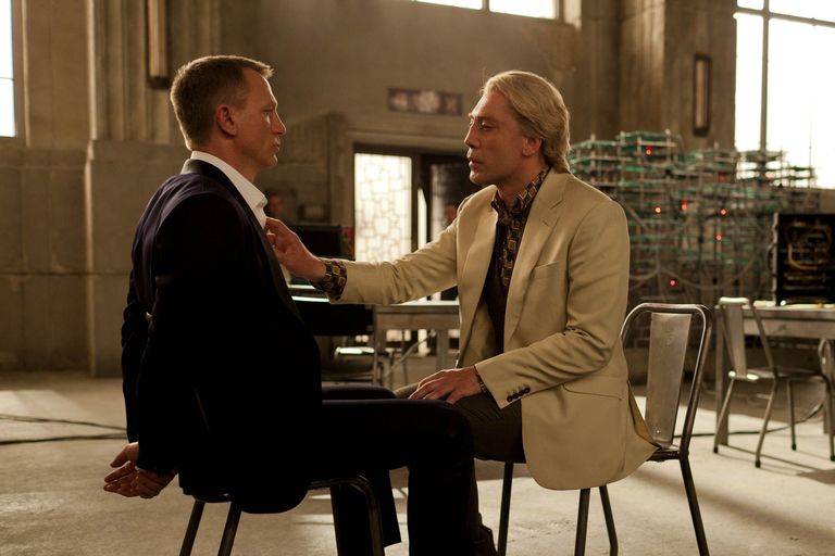 Kaader filmist «Skyfall». Pildil Daniel Craig (vasakul) ja Javier Bardem