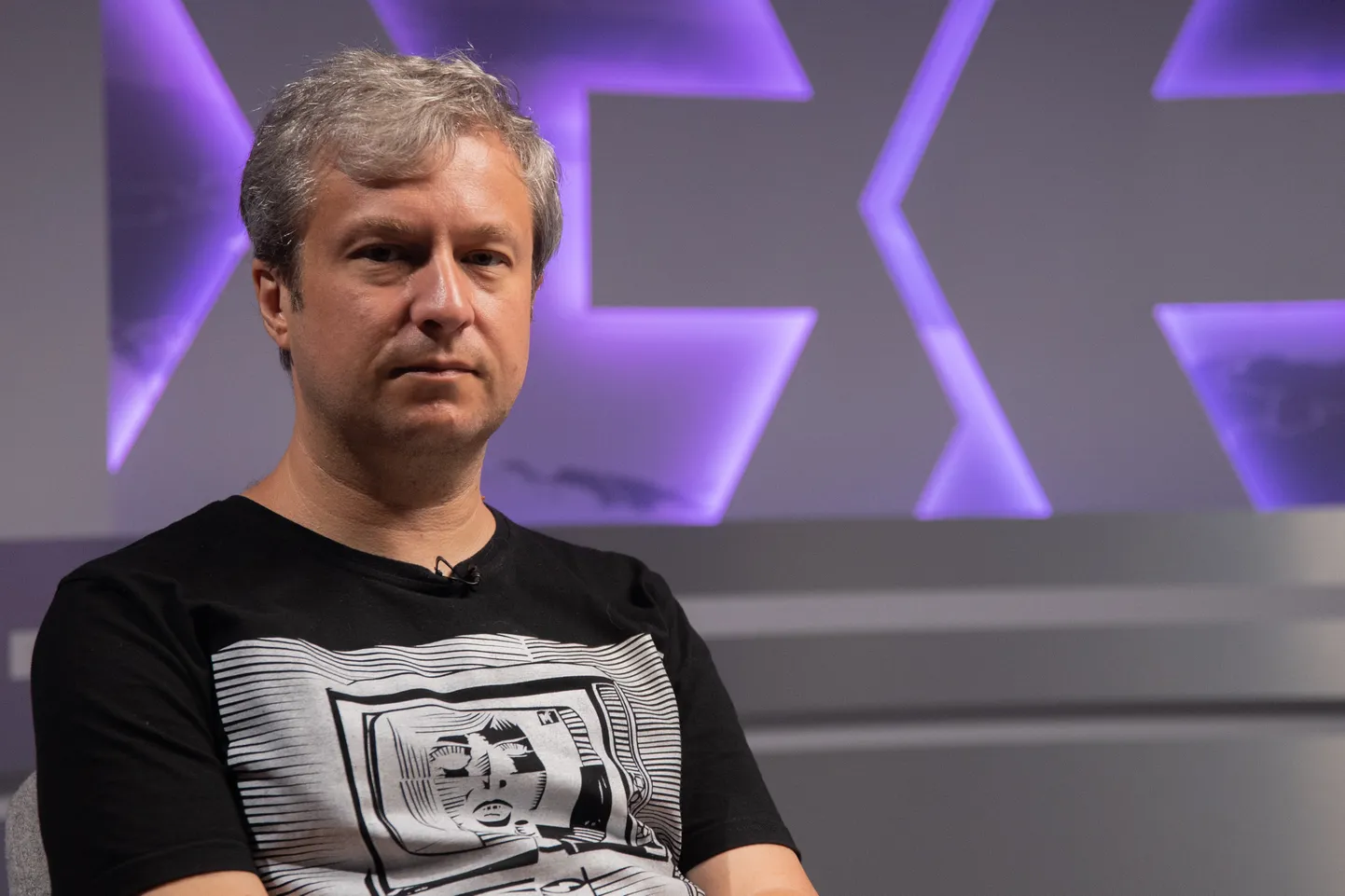 Антон Долин