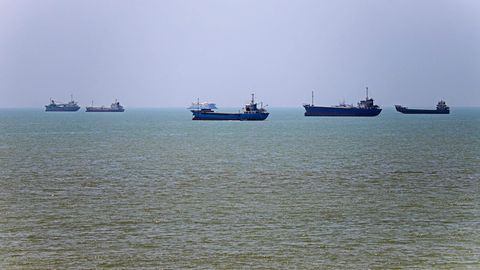 Hormuz Strait Shipping Traffic Hits Multi-Week High After U.S.-Iran Deal