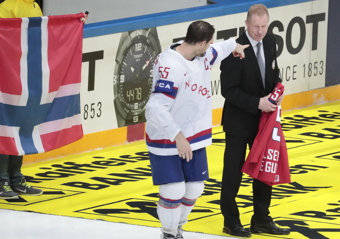 Церемония прощания сборной Норвегии со своим тренером на ЧМ-2016.