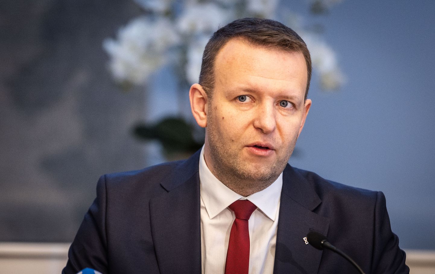 Estonia's Interior Minister Lauri Laanemets said that he will propose to the Riigikogu declaring the Moscow-based Orthodox church body, the Patriarchate of Moscow, a terrorist organization so that its activities can be banned in Estonia.