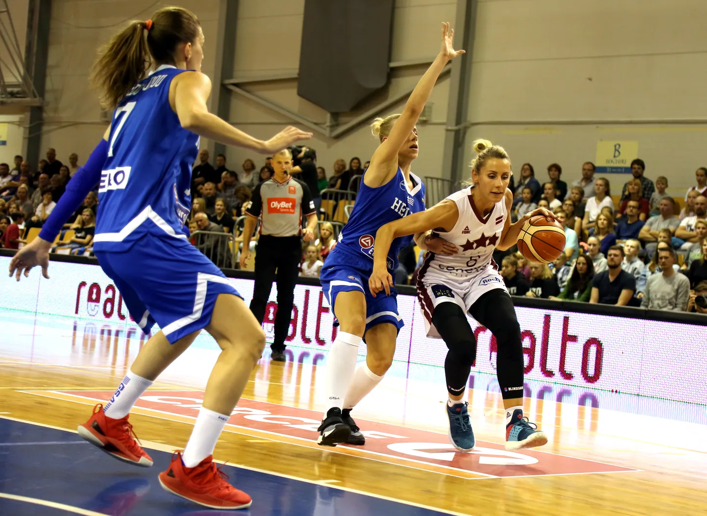 Latvijas sieviešu basketbola izlase aizvada pārbaudes spēli pret Grieķiju Olimpiskajā centrā "Elektrum".