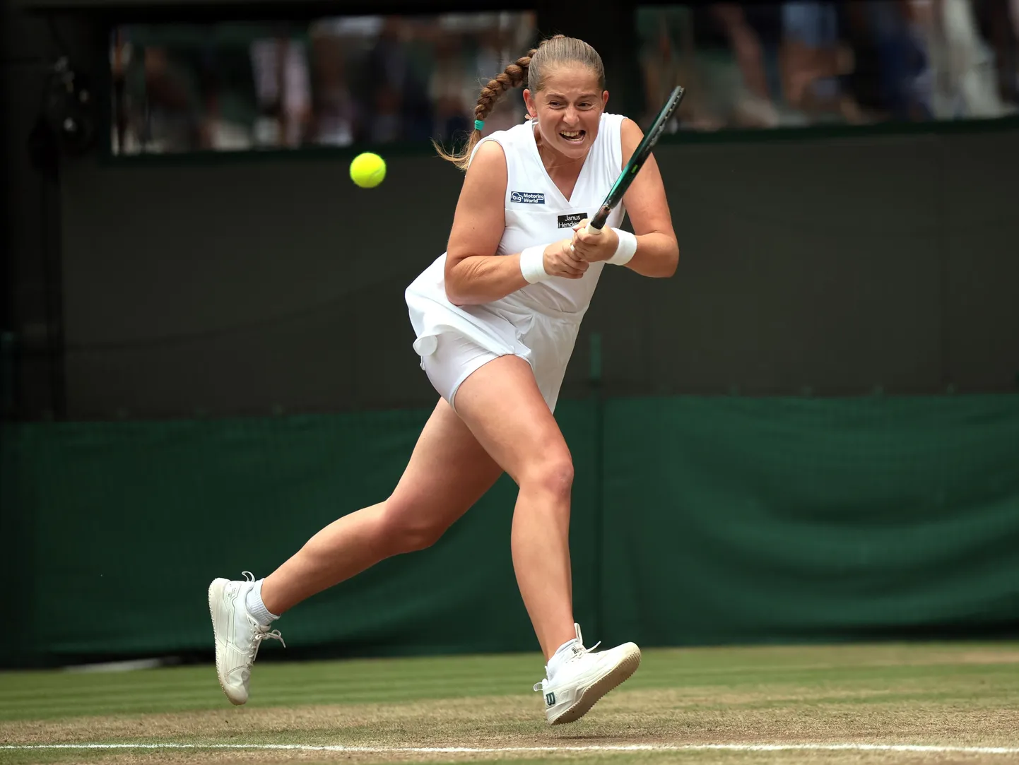 Aļona Ostapenko.