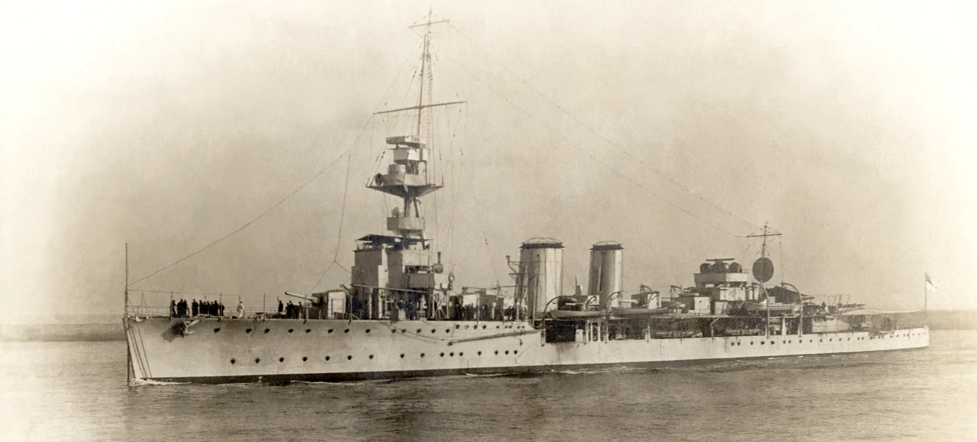1917. aastal valminud HMS Calypso tuli Eestile Vabadussõtta appi. Briti mereväe teenistuses oli ta kuni 1940. aastani, mil ta uppus Itaalia allveelaeva torpeedorünnakus.