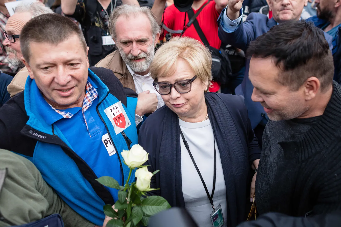 Kui Poola ülemkohtu eesistuja Małgorzata Gersdorf (keskel).