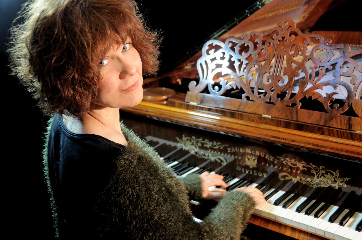 Viviana Sofronitsky musisteerib Streicheri klaveril.