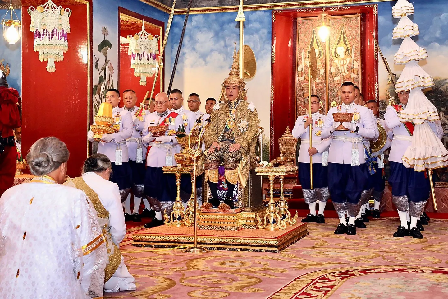 Ta kuningas Maha Vajiralongkorn Bodindradebayavarangkun (Rama X).