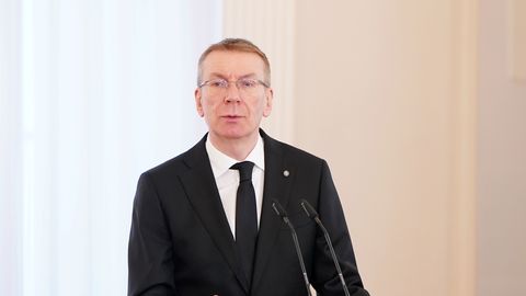 Pēc skolnieka personiska uzaicinājuma Rinkēvičs apmeklējis Smiltenes vidusskolu