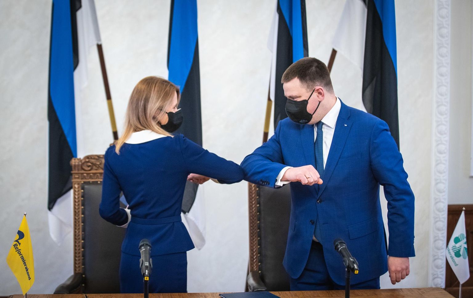 Koalitsioonilepingu allkirjastamine Reformierakonna esimehe Kaja Kallase ja Keskerakonna esimehe Jüri Ratase poolt eile.