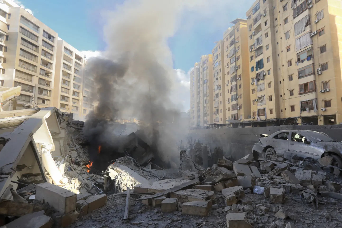 Iisrael korraldas kolmapäeva hommikul õhurünnaku Liibanoni pealinnale Beirutile. Pildil pommitabamuse asukoht Beirutis kolmapäeva, 2. oktoobri hommikul.