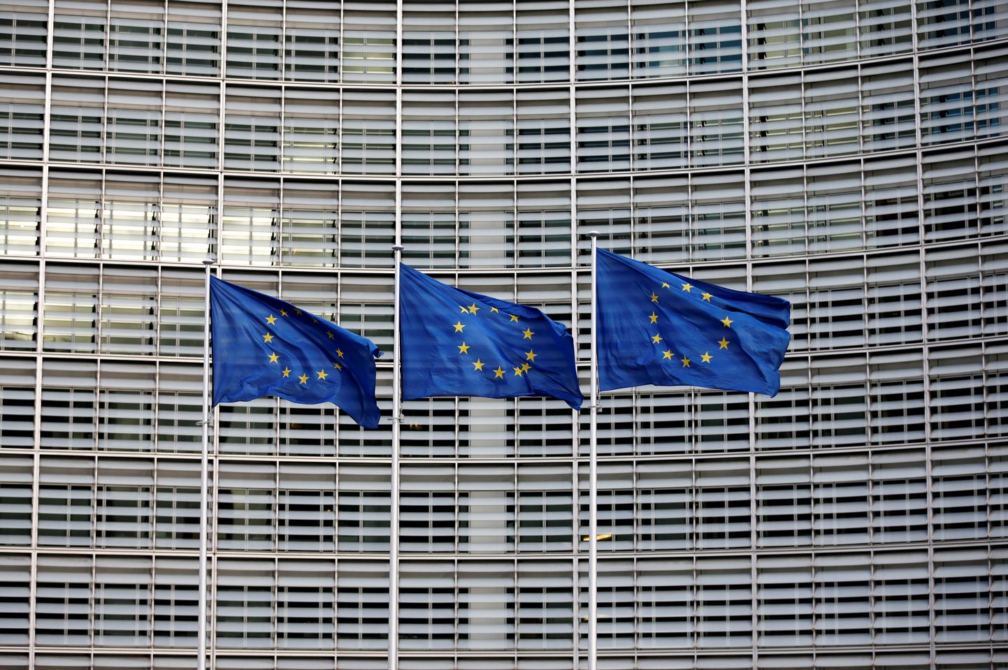 ELi lipud Euroopa Komisjoni hoone ees Brüsselis.