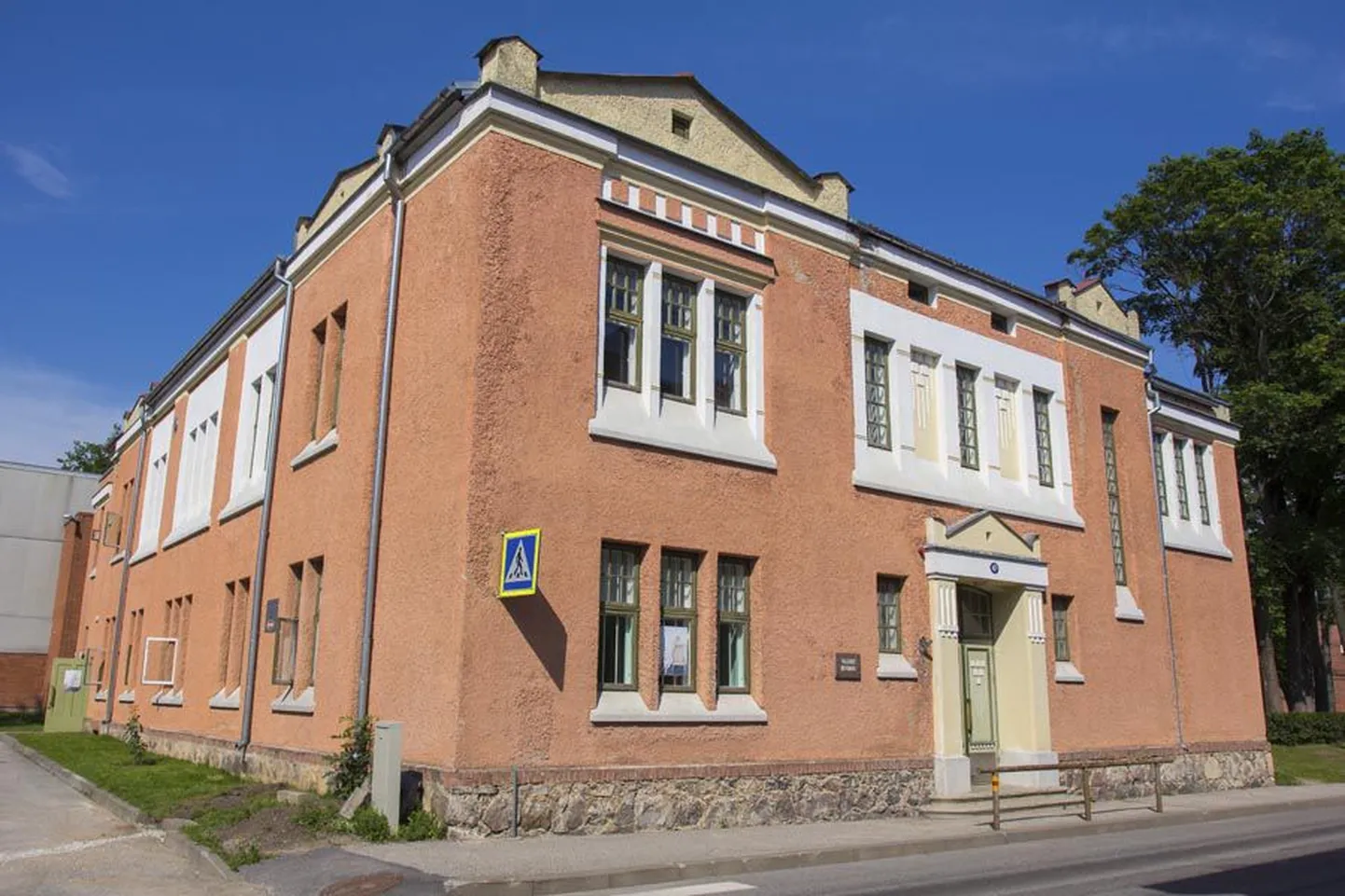 Viljandi huvikooli ootab tuleval nädalal uudistama.