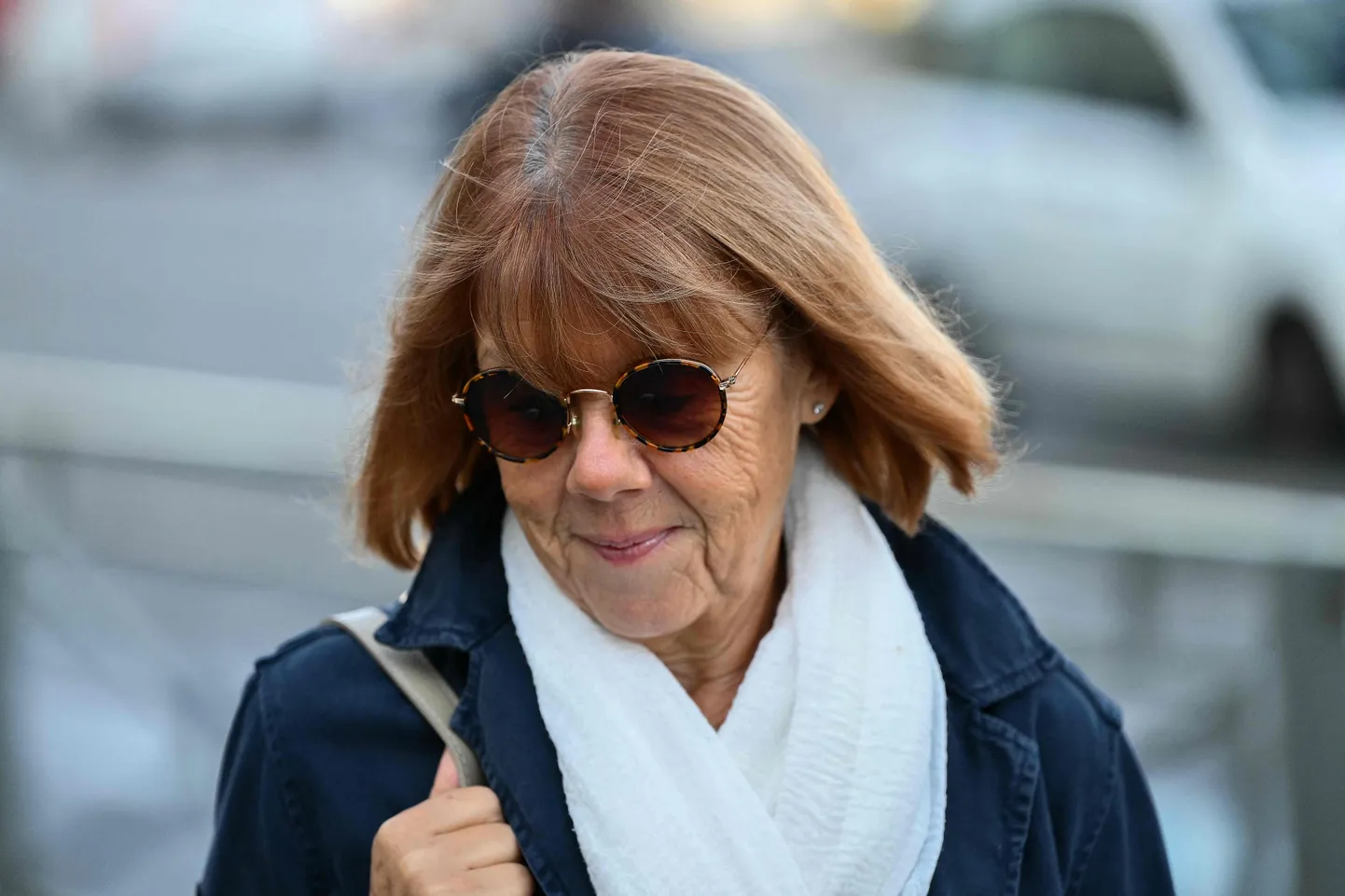 Gisèle Pélicot’, keda ta abikaasa Dominique Pélicot’ ja veel kümned mehed vägistasid 23. septembril 2024, Avignonis kohtusse suundumas.