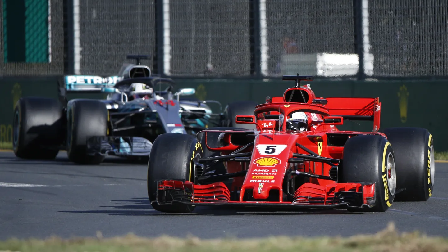 Sebastian Vettel on Lewis Hamiltoni ees Austraalia GP liider.