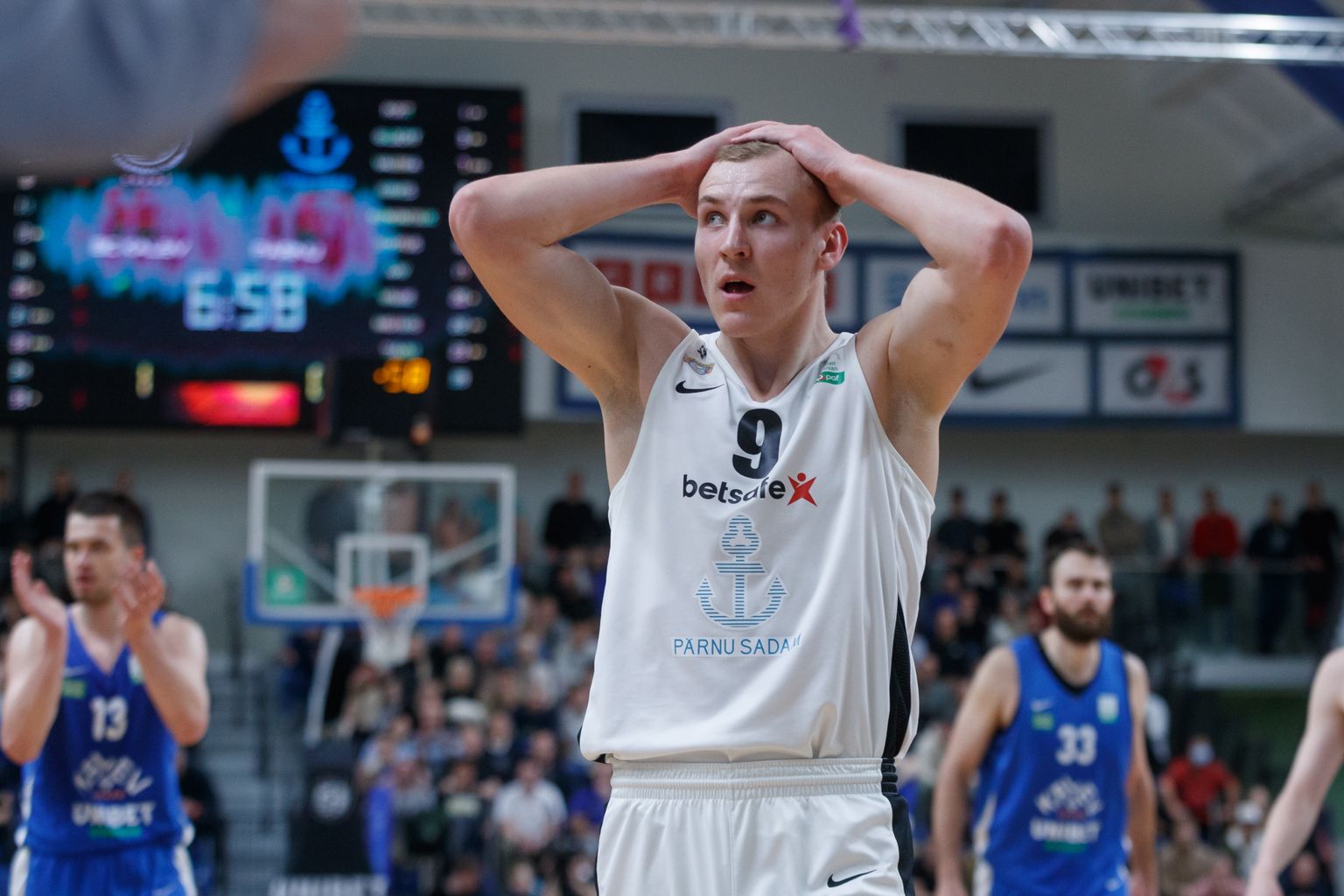 Pärnu Sadamast Kalev/Cramosse liikunud Artur Konontšuk.