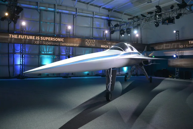 Suure lennuki vähendatud mudel XB-1 ehk Baby Boom on juba füüsiliselt olemas ja pressilegi demonstreeritud. / Tootja