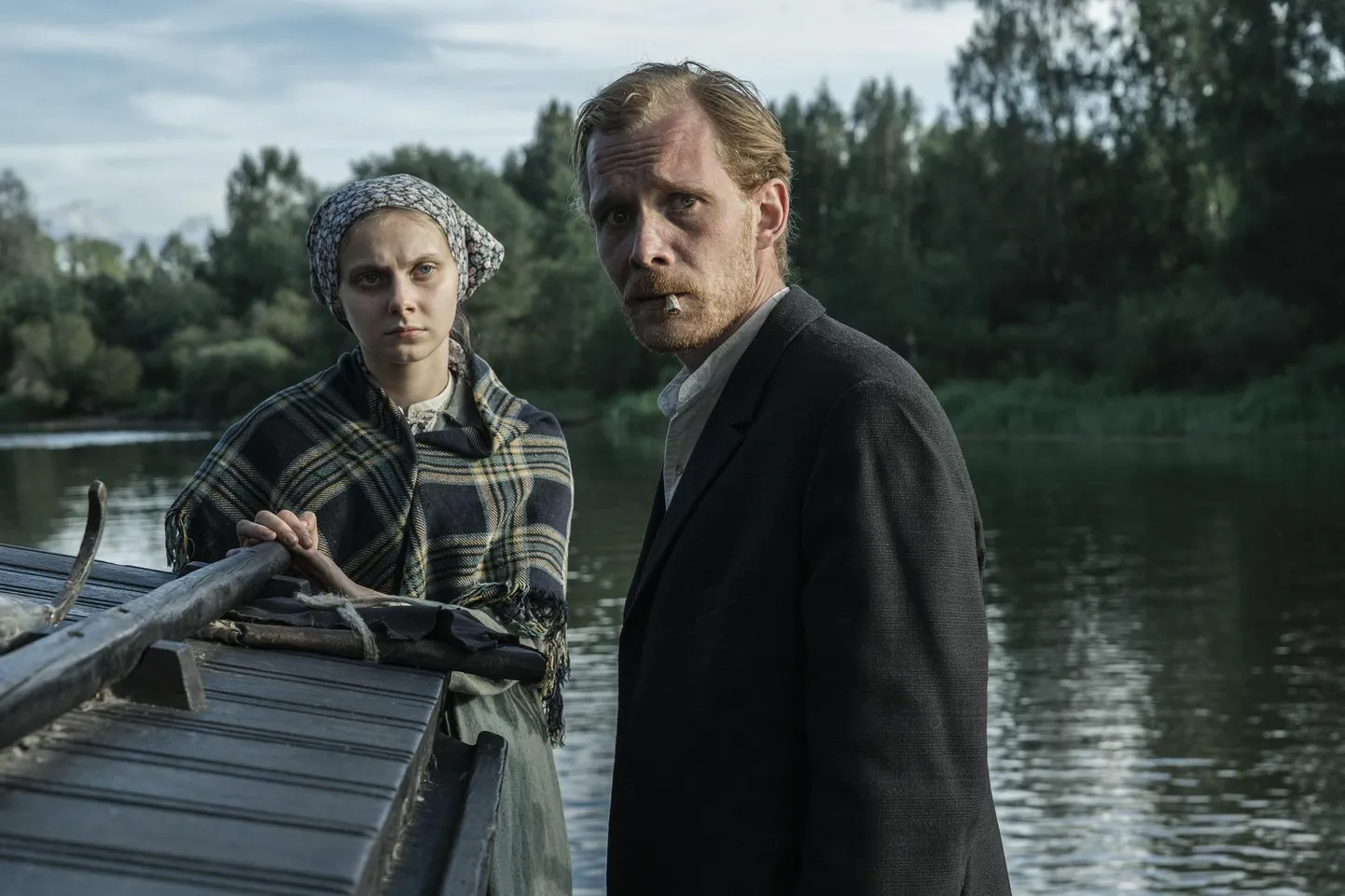 Pääru Oja kehastab Indrek Hargla stsenaariumi järgi vändatavas Jaak Kilmi filmis «Vari» Juhan Liivi.