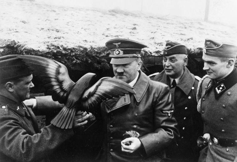 Hitlerile kingiti 1940. aasta jõuludeks puust kotkas