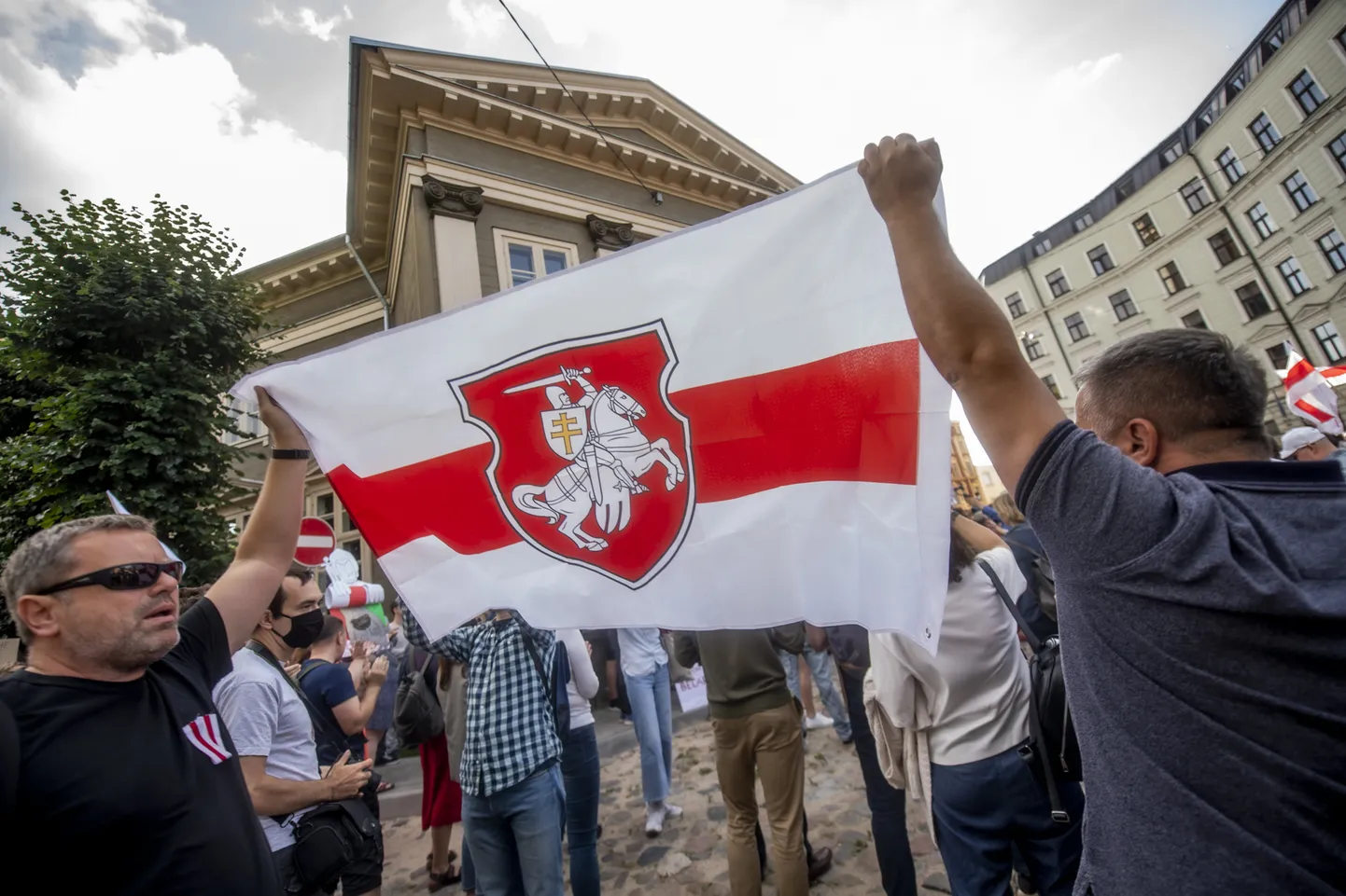 Foto: Protesta akcija pie Baltkrievijas vēstniecības
