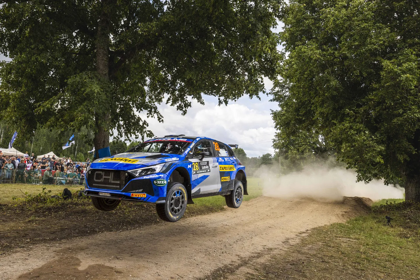 Emil Lindholmi ja Reeta Hämäläineni ralliauto.