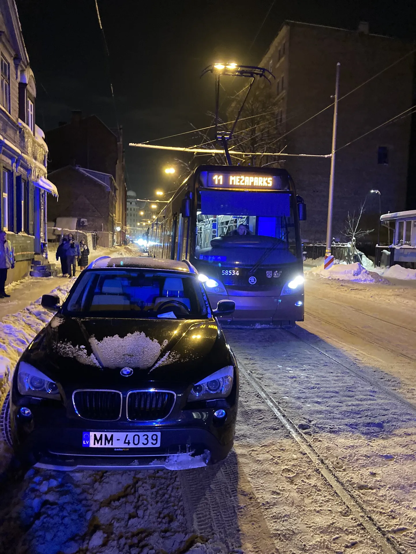 11. maršruta tramvaju sastrēgums Miera ielā trešdienas vakarā