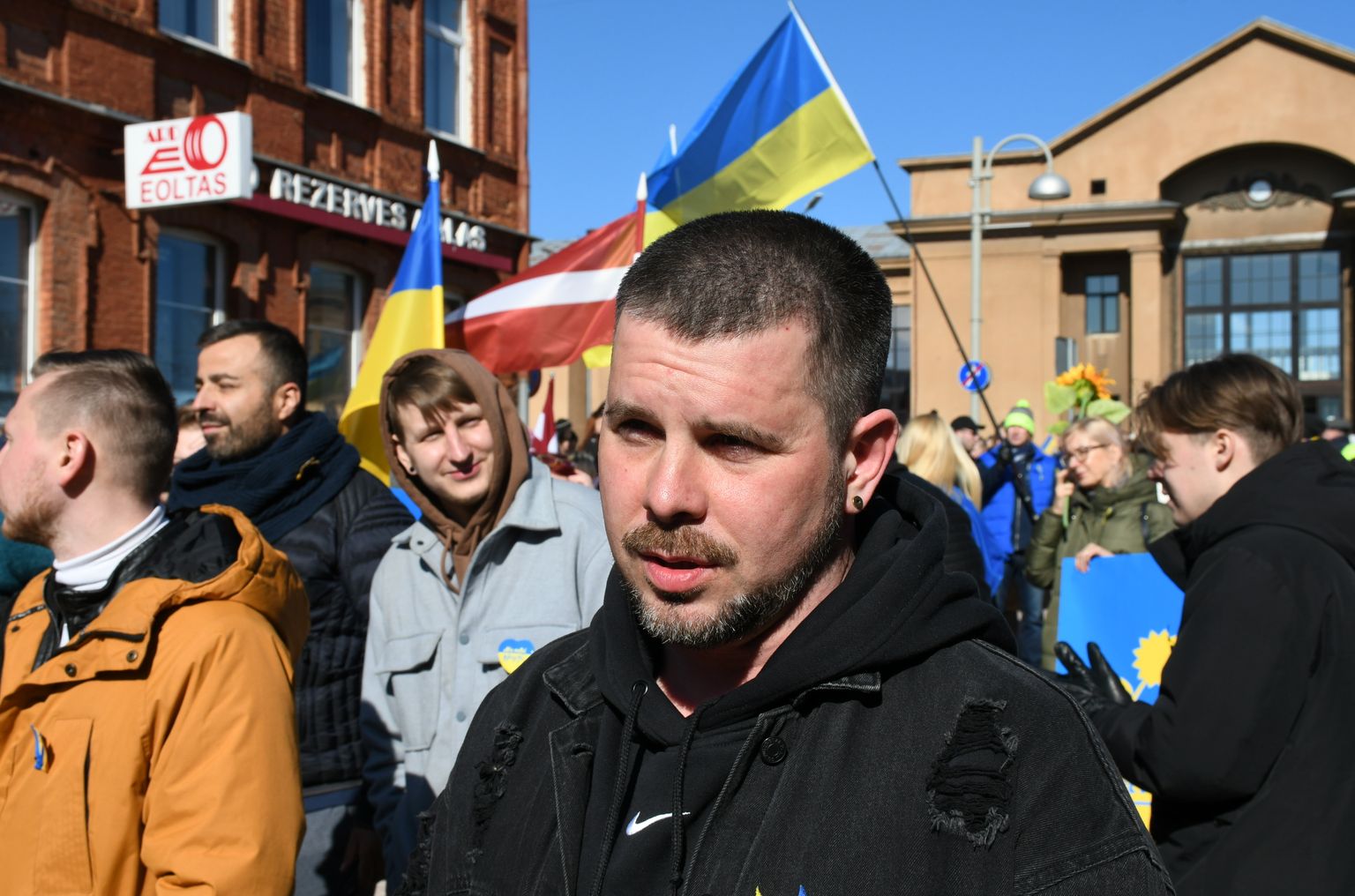 Интарс Бусулис в Даугавпилсе во время шествия "Латвия поддерживает Украину"