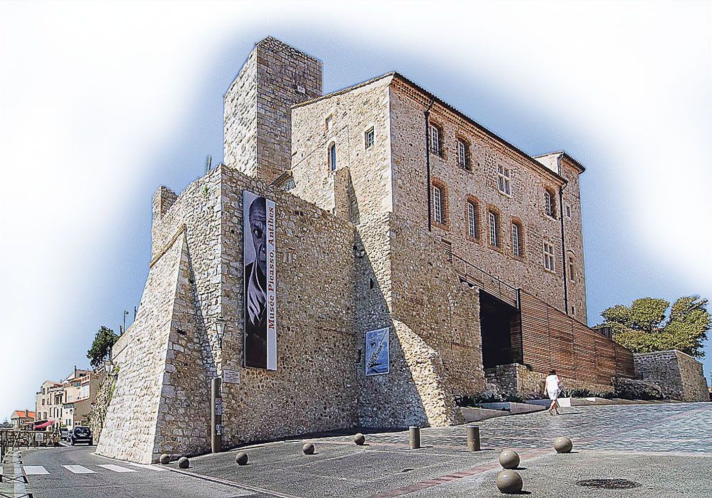 Замок Гримальди, в котором теперь находится музей Пикассо.