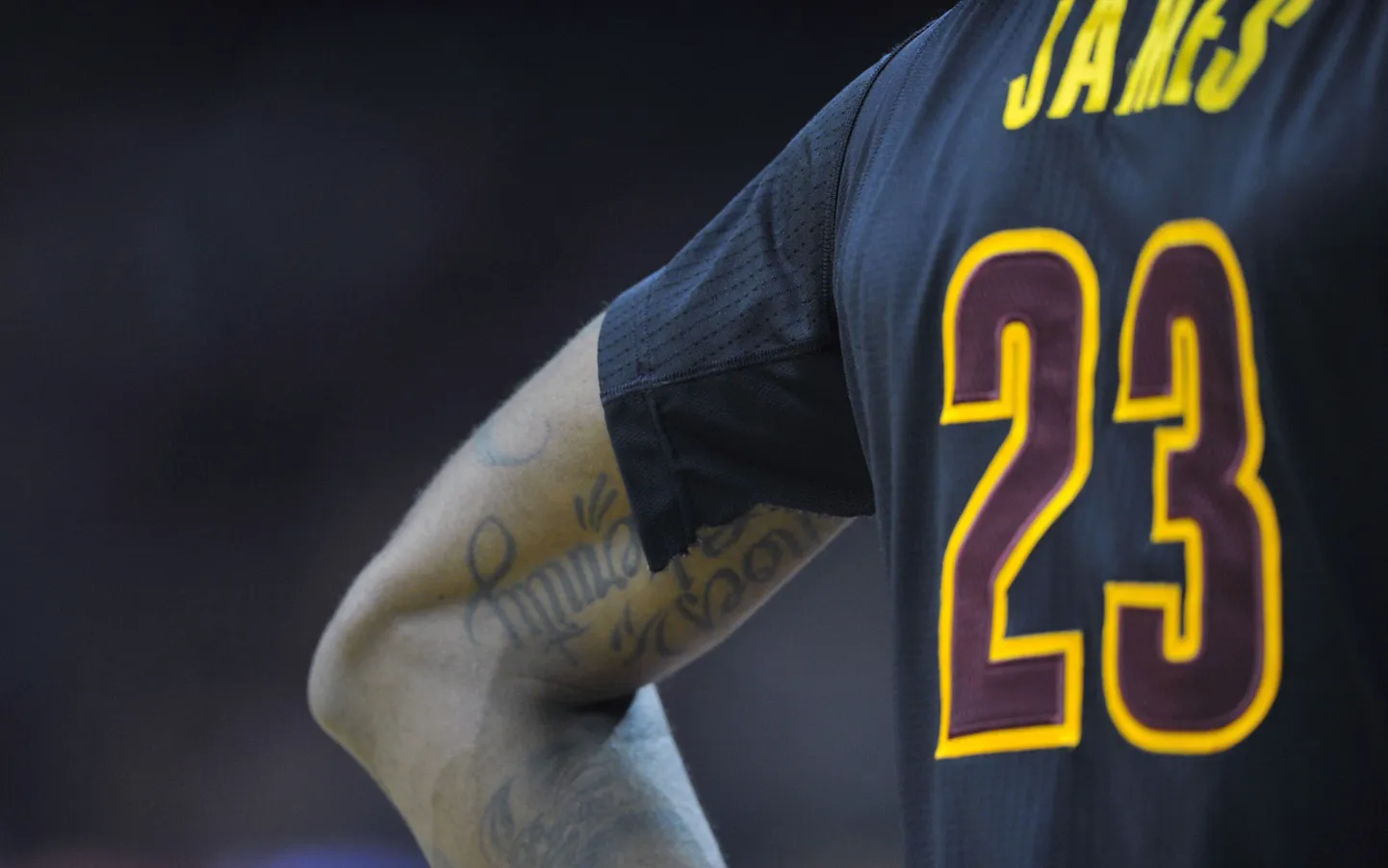 Cleveland Cavaliersi superstaari LeBron Jamesi mängusärk.