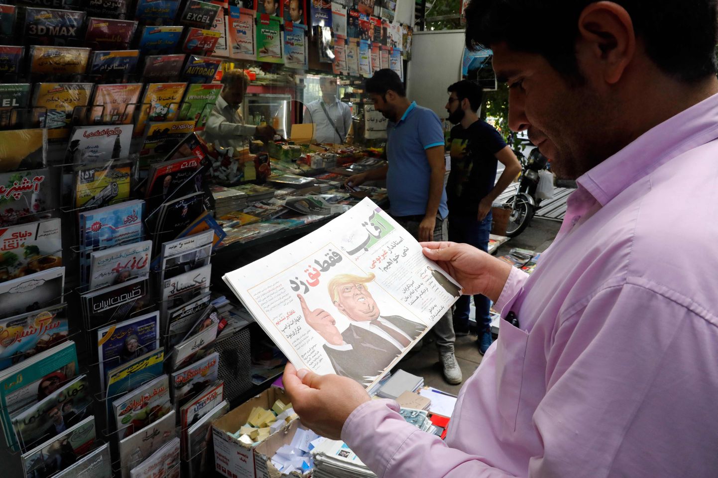 Iraani ajalehe Aftab karikatuur Donald Trumpist.