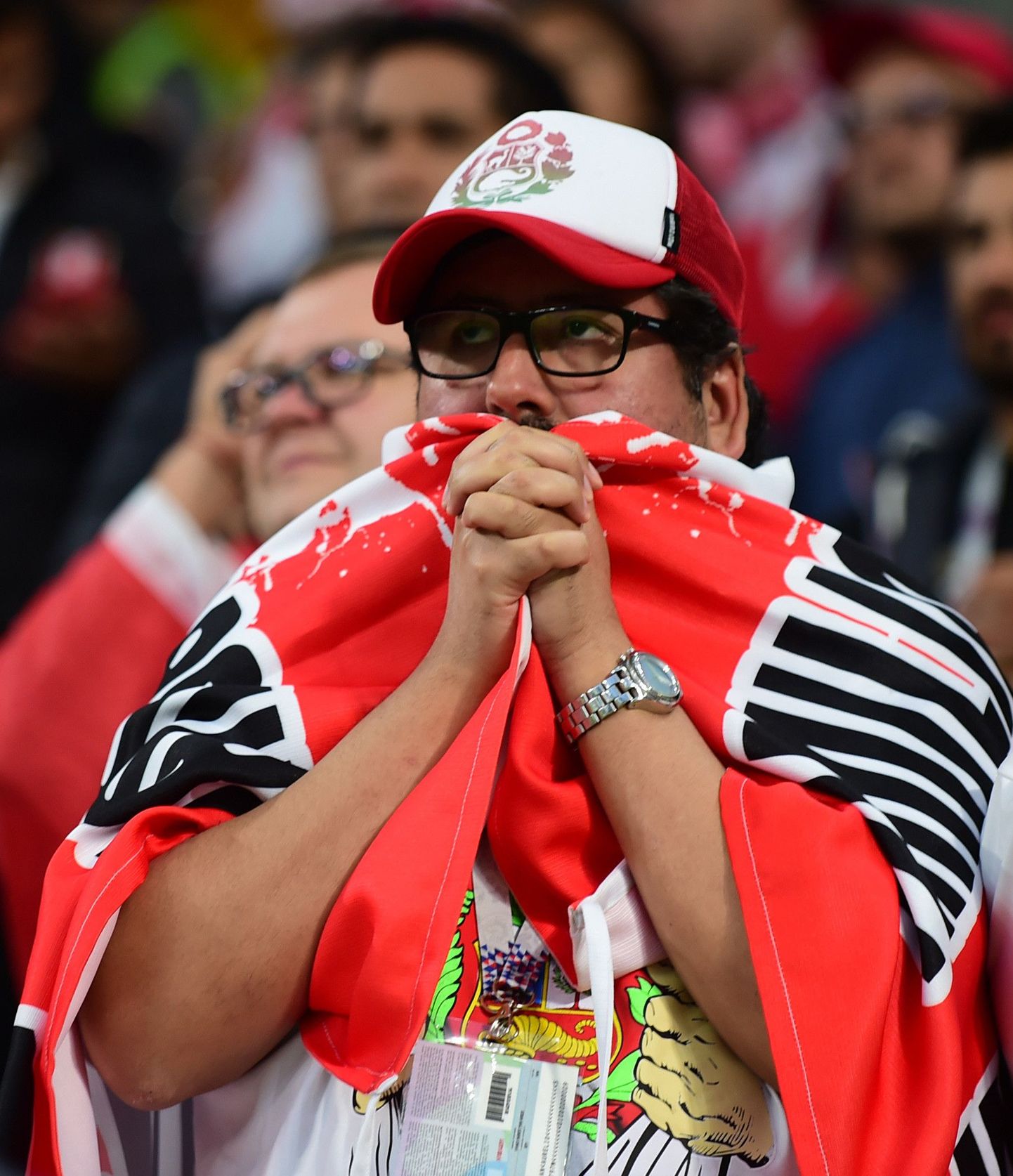 Peruu jalgpallikoondise fännid pärast 0:1 kaotust Prantsusmaale, mille tulemusel minetas meeskond lootused 16 parema sekka jõudmiseks.