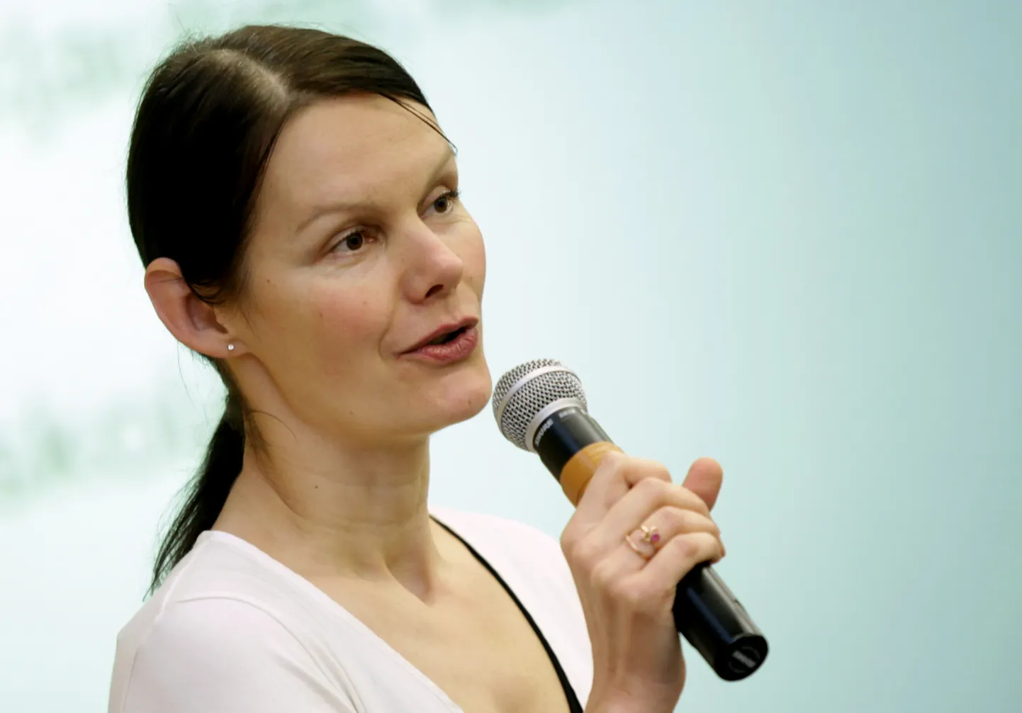 Latvijas Universitātes Pedagoģijas, psiholoģijas un mākslas fakultātes docente Baiba Martinsone piedalās konferencē "Risinājumi drošām skolām", kas veltīta agresijas un vardarbības novēršanai skolās, kā arī citiem bērnu drošības aspektiem.
