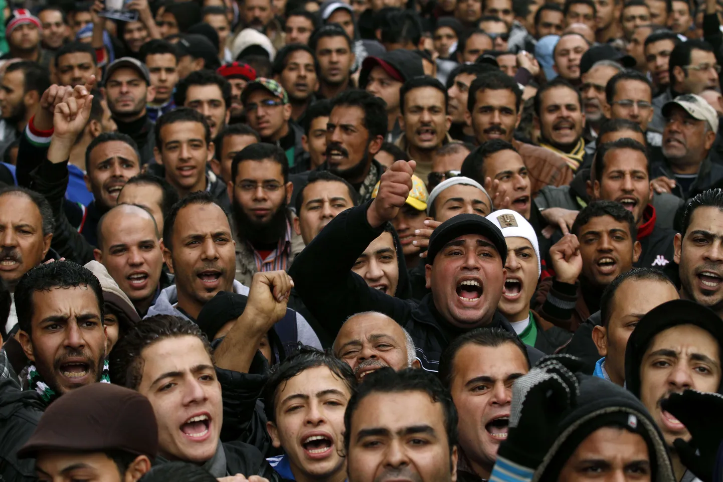 Pildil egiptlased president Mohamed Morsi vastu meelt avaldamas.