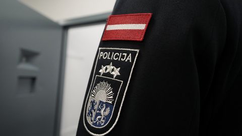 Policija pārbaudīs informāciju par Rīgā izvietotu plakātu pret Izraēlas premjerministru