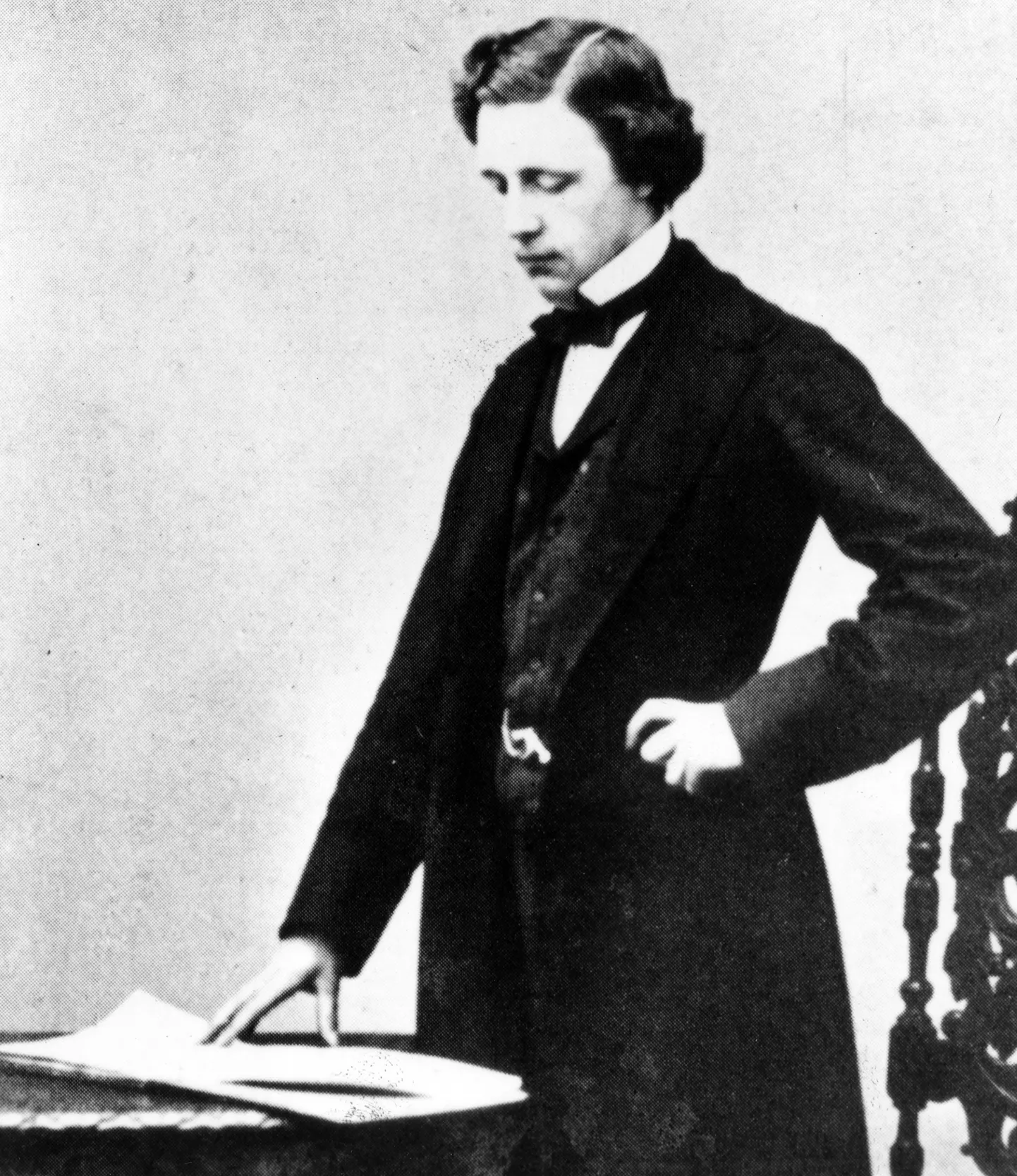 Kirjanik Lewis Carroll (Charles Lutwidge Dogson) 25-aastaselt.