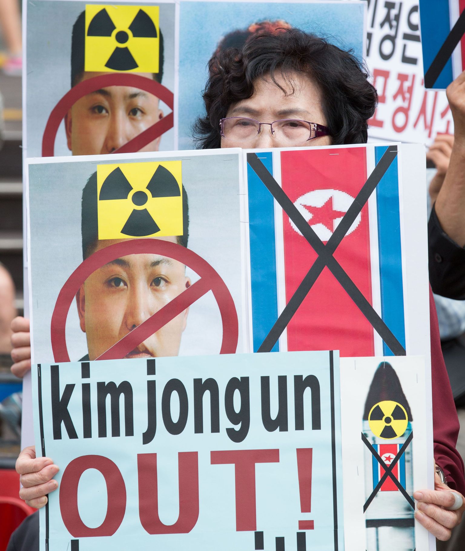 Lõuna-Korea meeleavaldajad nõudsid nädalavahetusel Põhja-Korea tuumakatsetuste lõpetamist.
