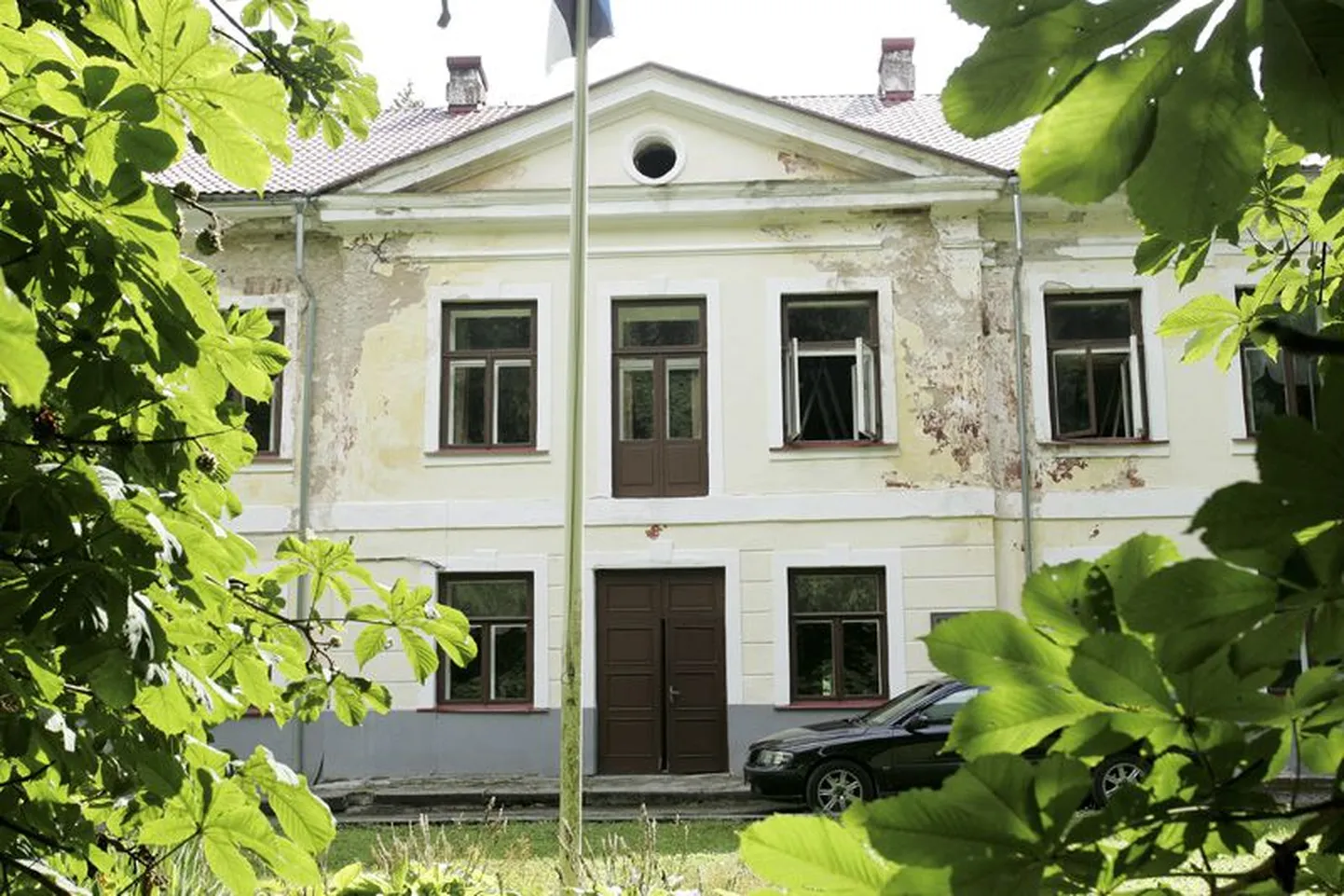 Rakke vald püüab müüa Salla mõisa, kus varem tegutses kool.