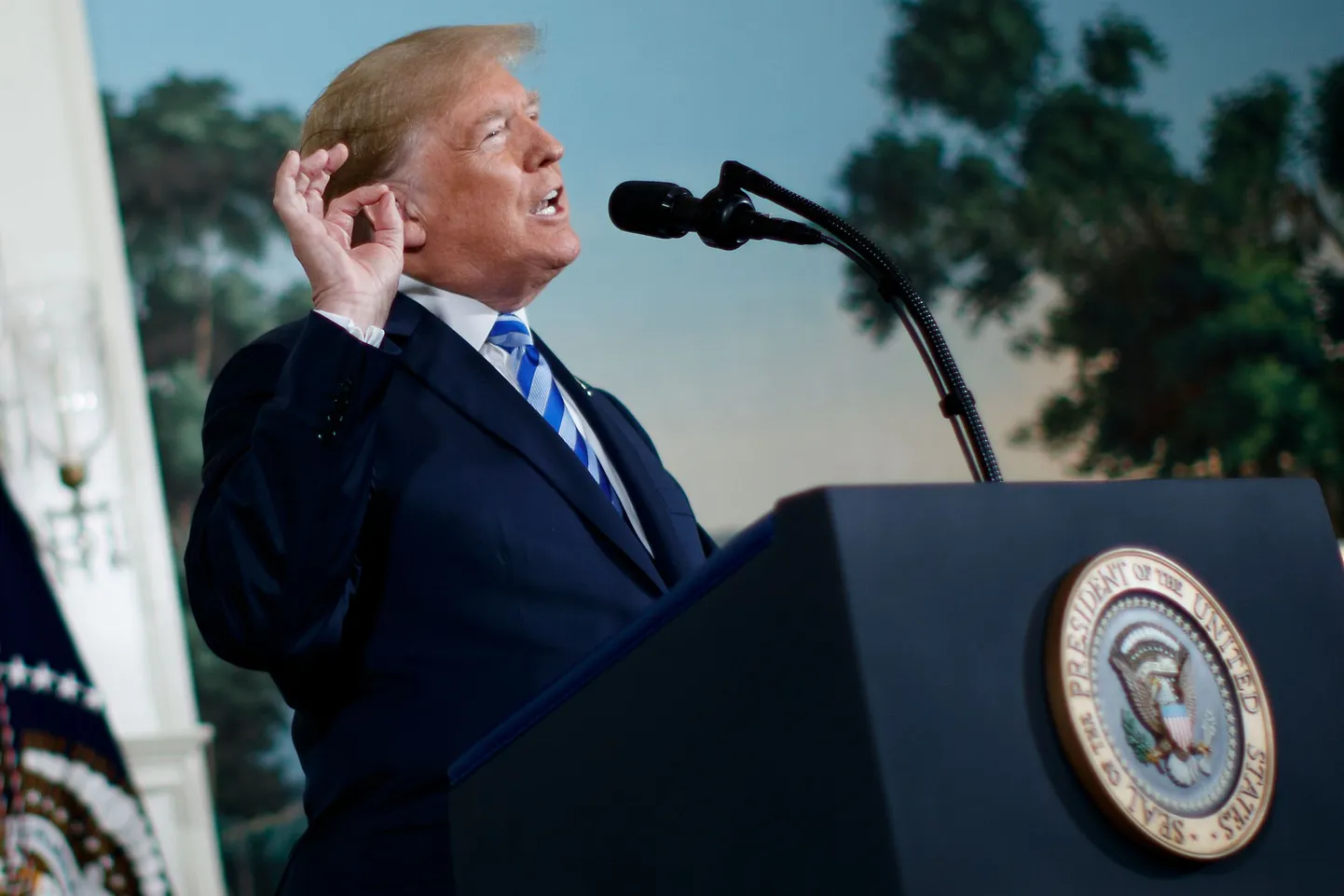 Donald Trump pidamas kõnet 8. mail pärast Iraani tuumaleppest välja astumise otsuse allkirjastamist.